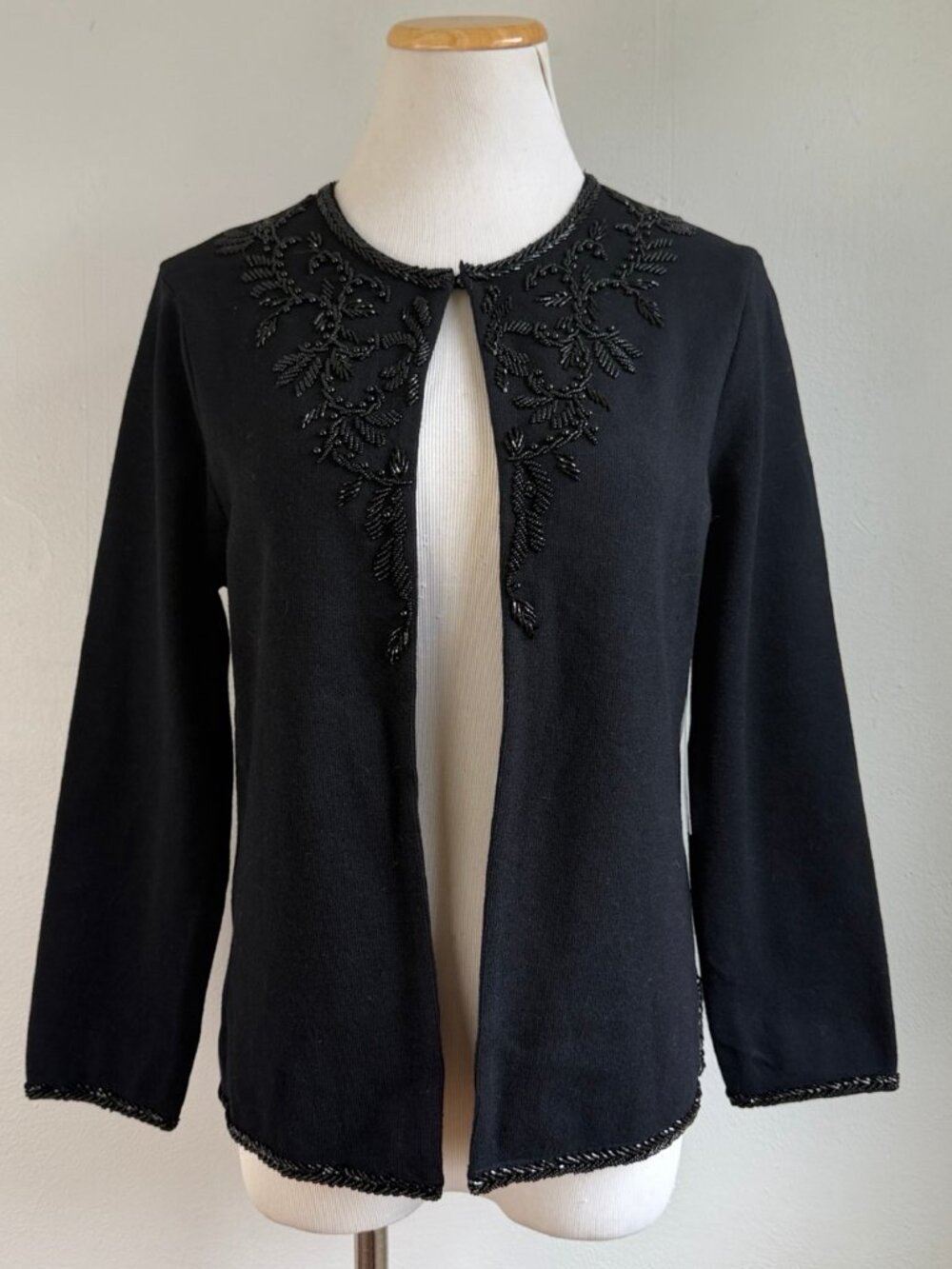 Jones New York Cardigan Sweater Size Small NWT Black Knit Beaded Open Front